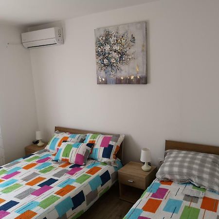 Tomek Apartment Вир Екстериор снимка