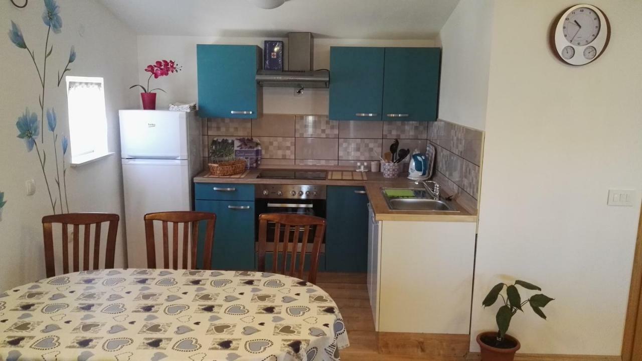 Tomek Apartment Вир Екстериор снимка