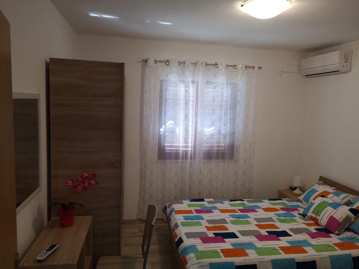 Tomek Apartment Вир Екстериор снимка