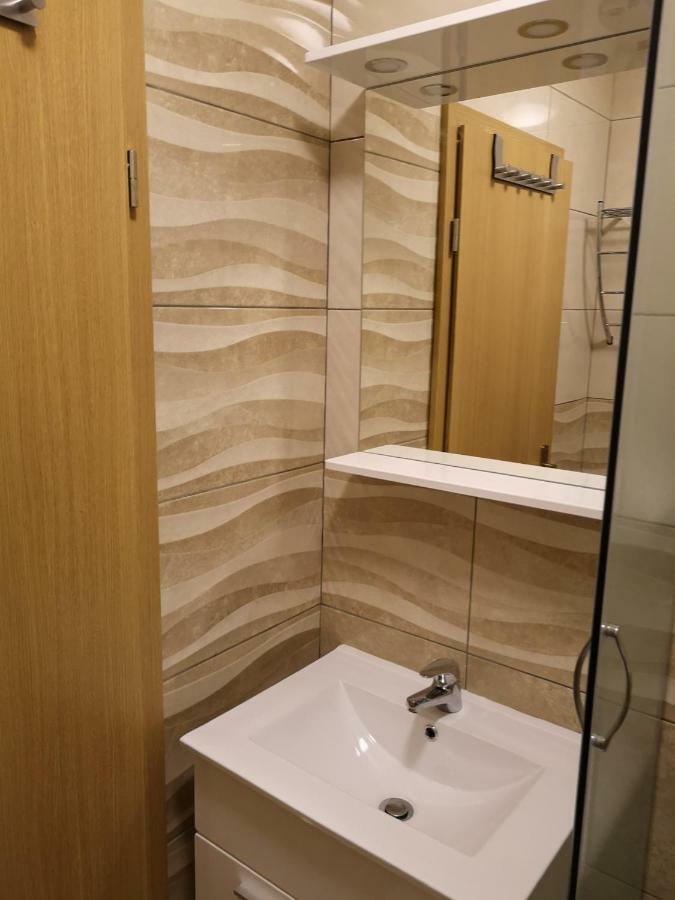 Tomek Apartment Вир Екстериор снимка