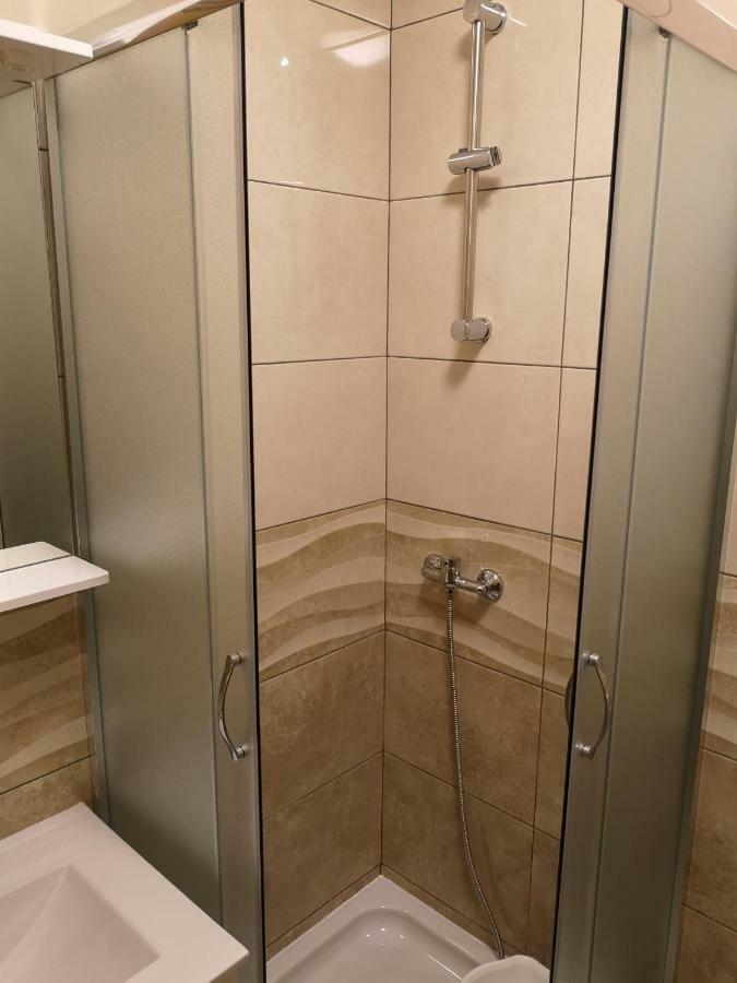Tomek Apartment Вир Екстериор снимка