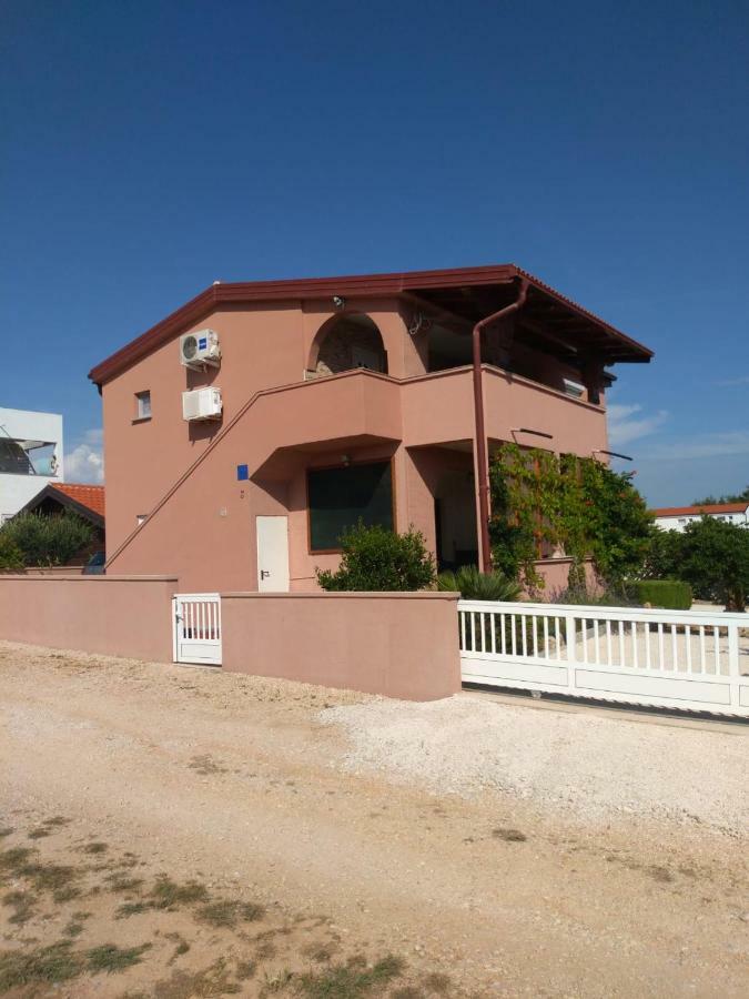 Tomek Apartment Вир Екстериор снимка