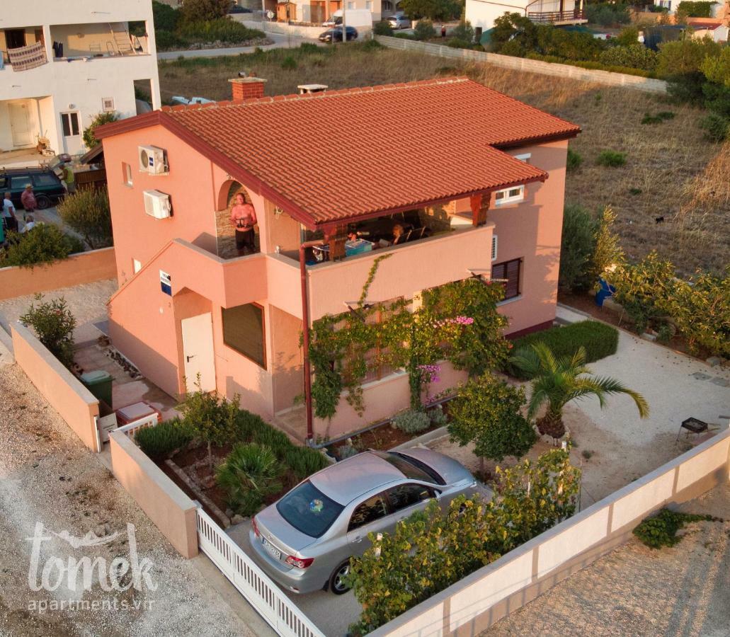 Tomek Apartment Вир Екстериор снимка