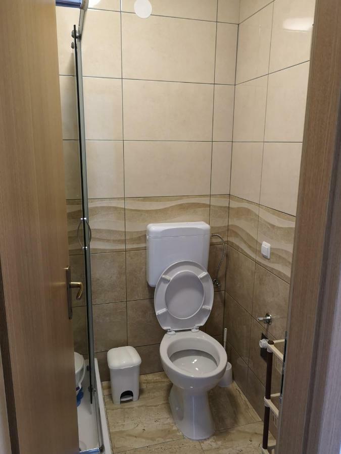 Tomek Apartment Вир Екстериор снимка
